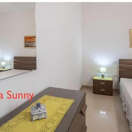 Holiday home Sunny 50m Dal Mare 3 Da Letto Marina di Mancaversa