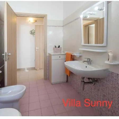 Holiday home Sunny 50m Dal Mare 3 Da Letto Marina di Mancaversa