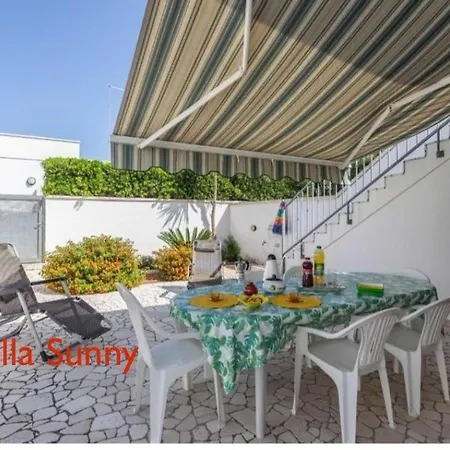 Sunny 50m Dal Mare 3 Da Letto Марина-ди-Манкаверса